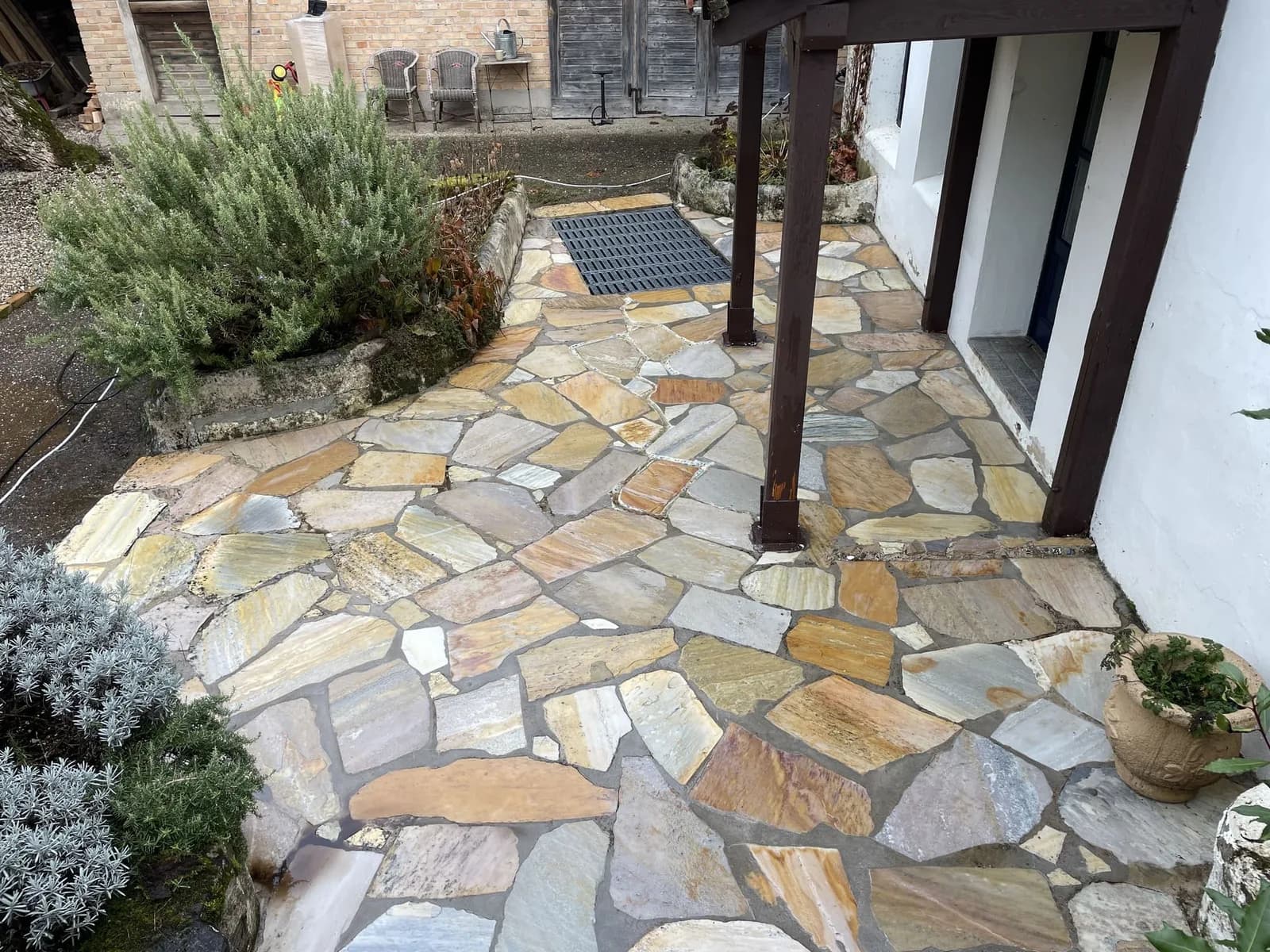 Après intervention : Terrasse en pierres naturelles