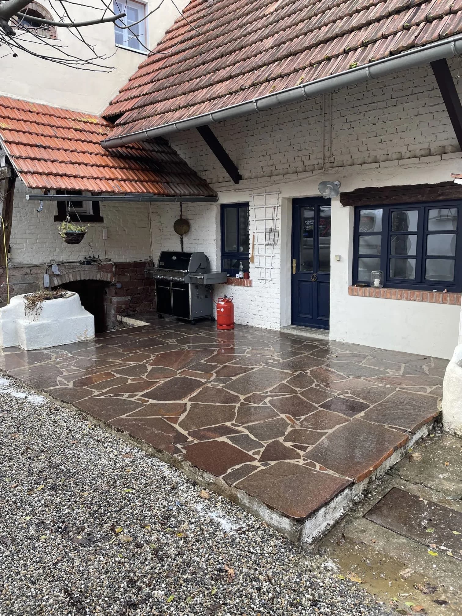 Après intervention : Terrasse en dalles de pierre